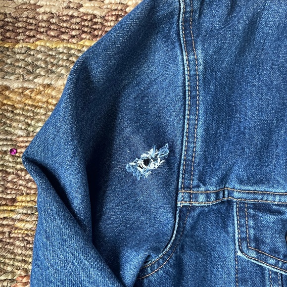 Levi's Light Blue Denim Jacket with Tan Leather Patch - Picture 2 of 5
